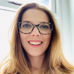 a portrait of Jade Loughran